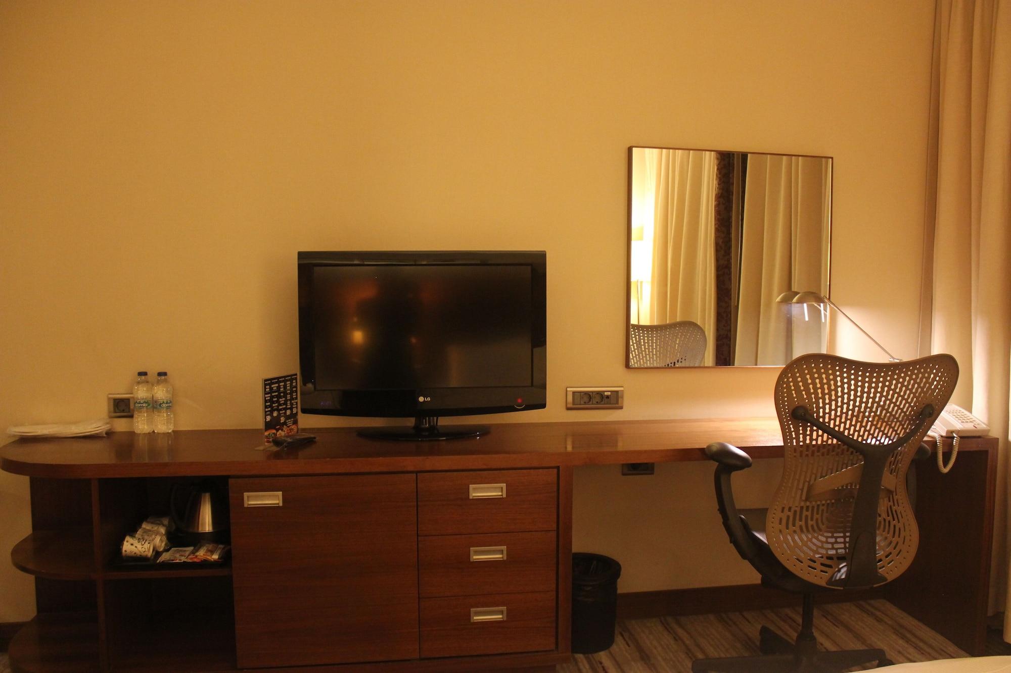 Hilton Garden Inn Кютахия Екстериор снимка