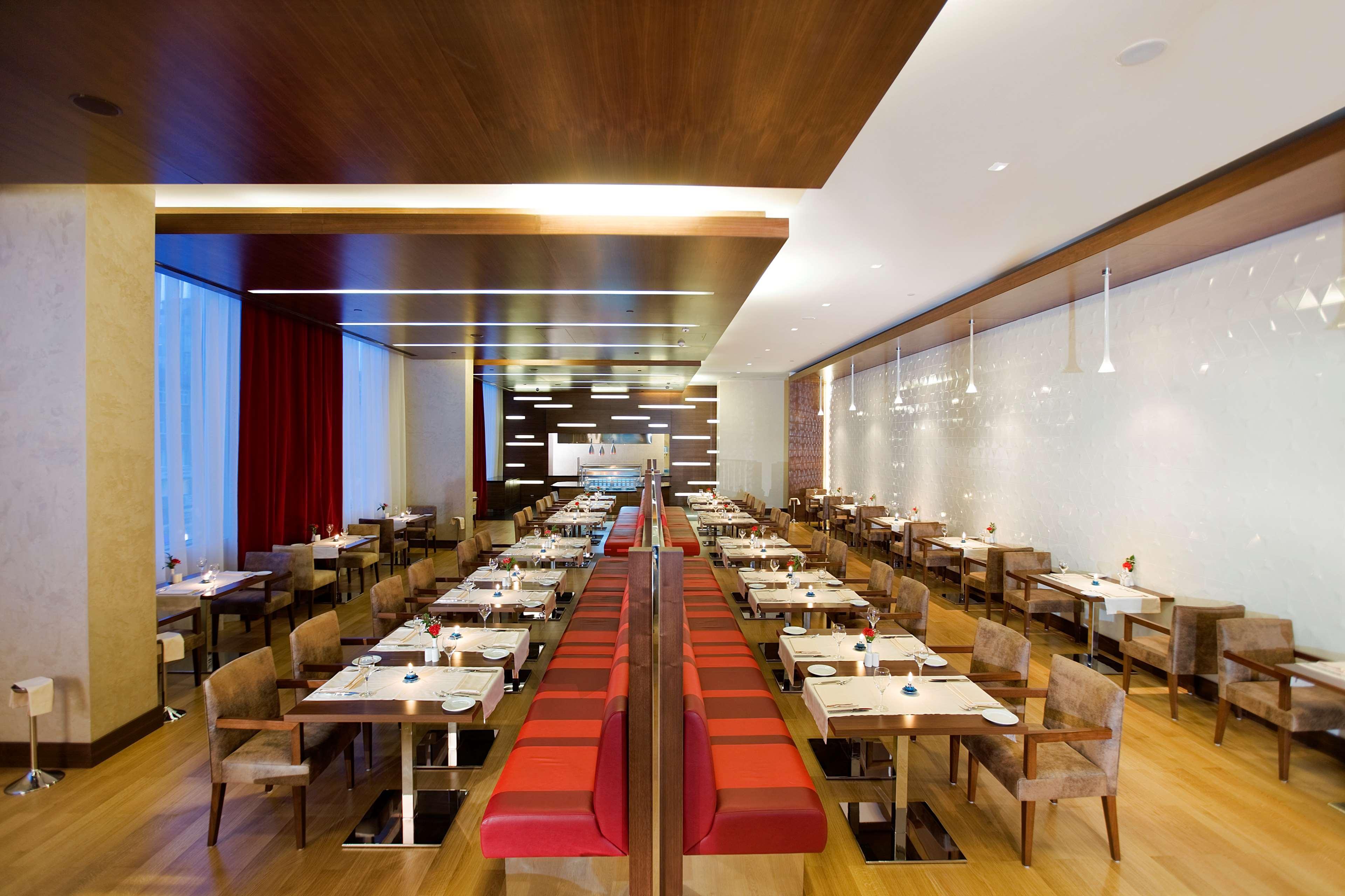 Hilton Garden Inn Кютахия Екстериор снимка