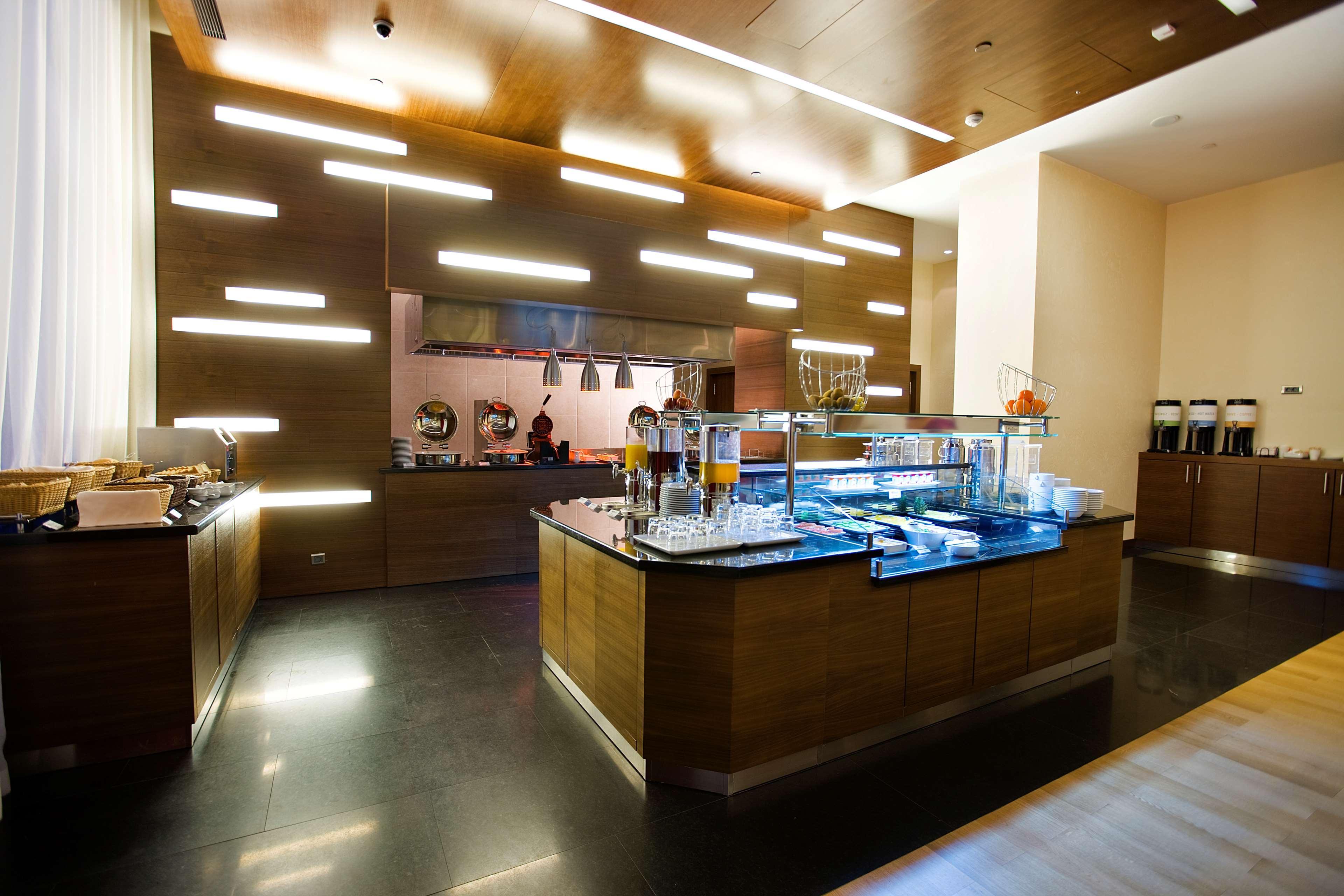 Hilton Garden Inn Кютахия Екстериор снимка