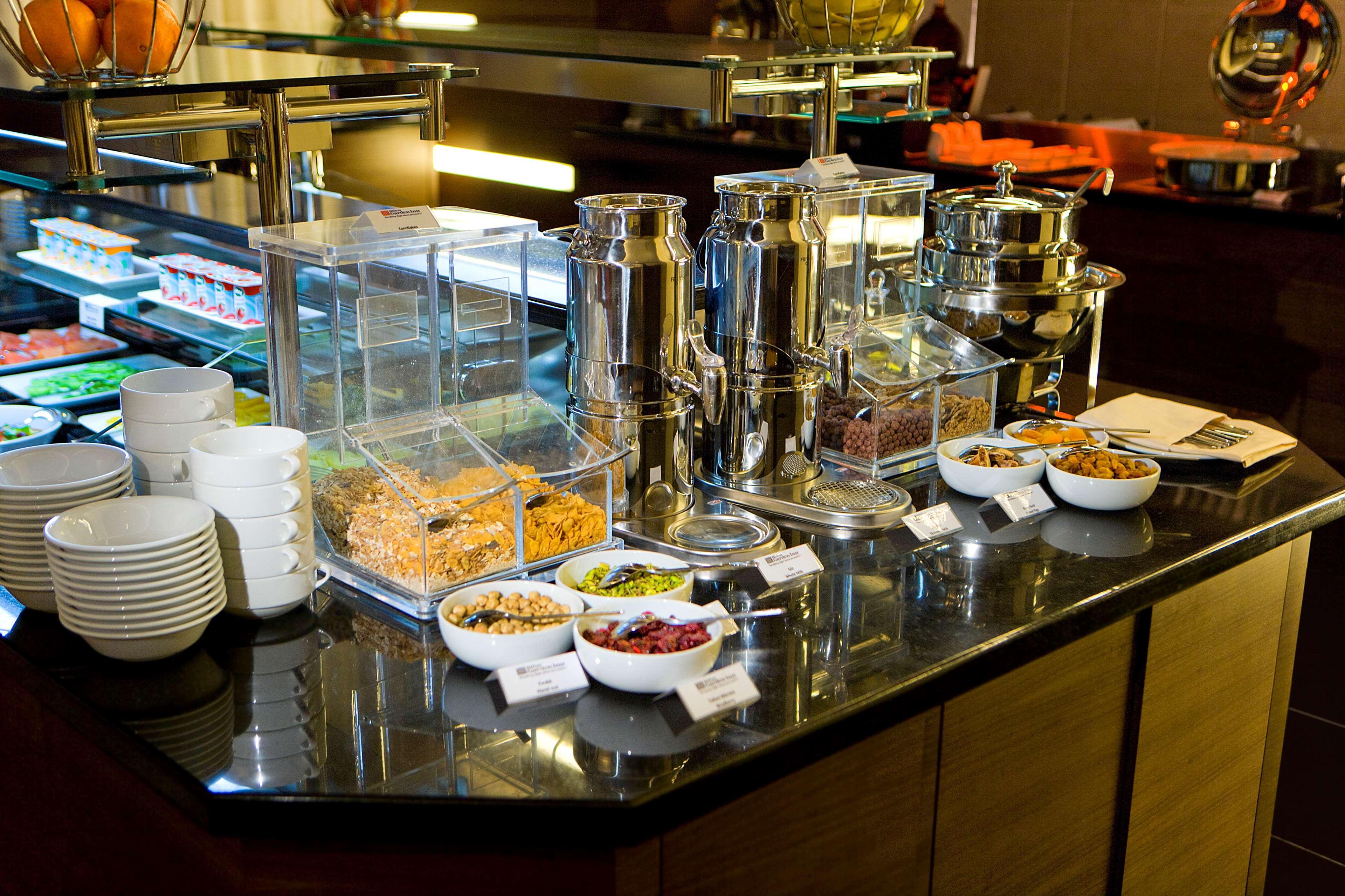 Hilton Garden Inn Кютахия Екстериор снимка