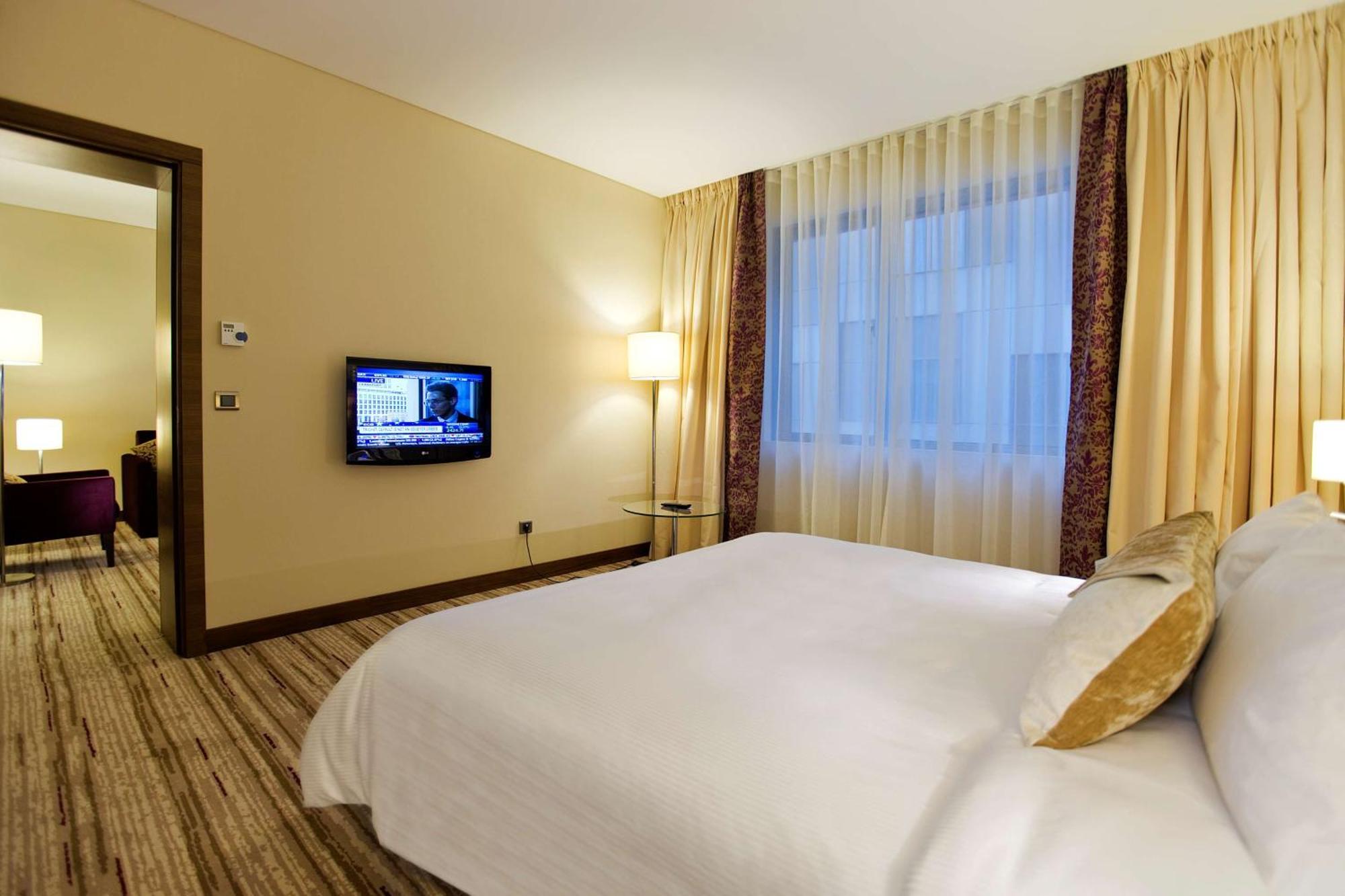 Hilton Garden Inn Кютахия Екстериор снимка