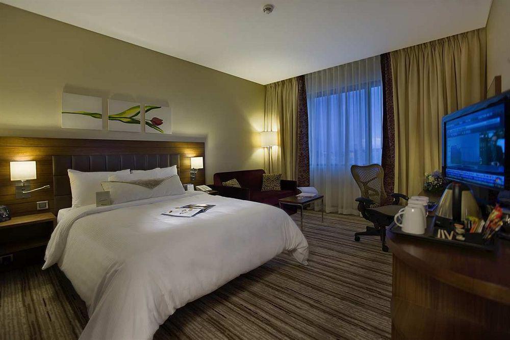 Hilton Garden Inn Кютахия Стая снимка